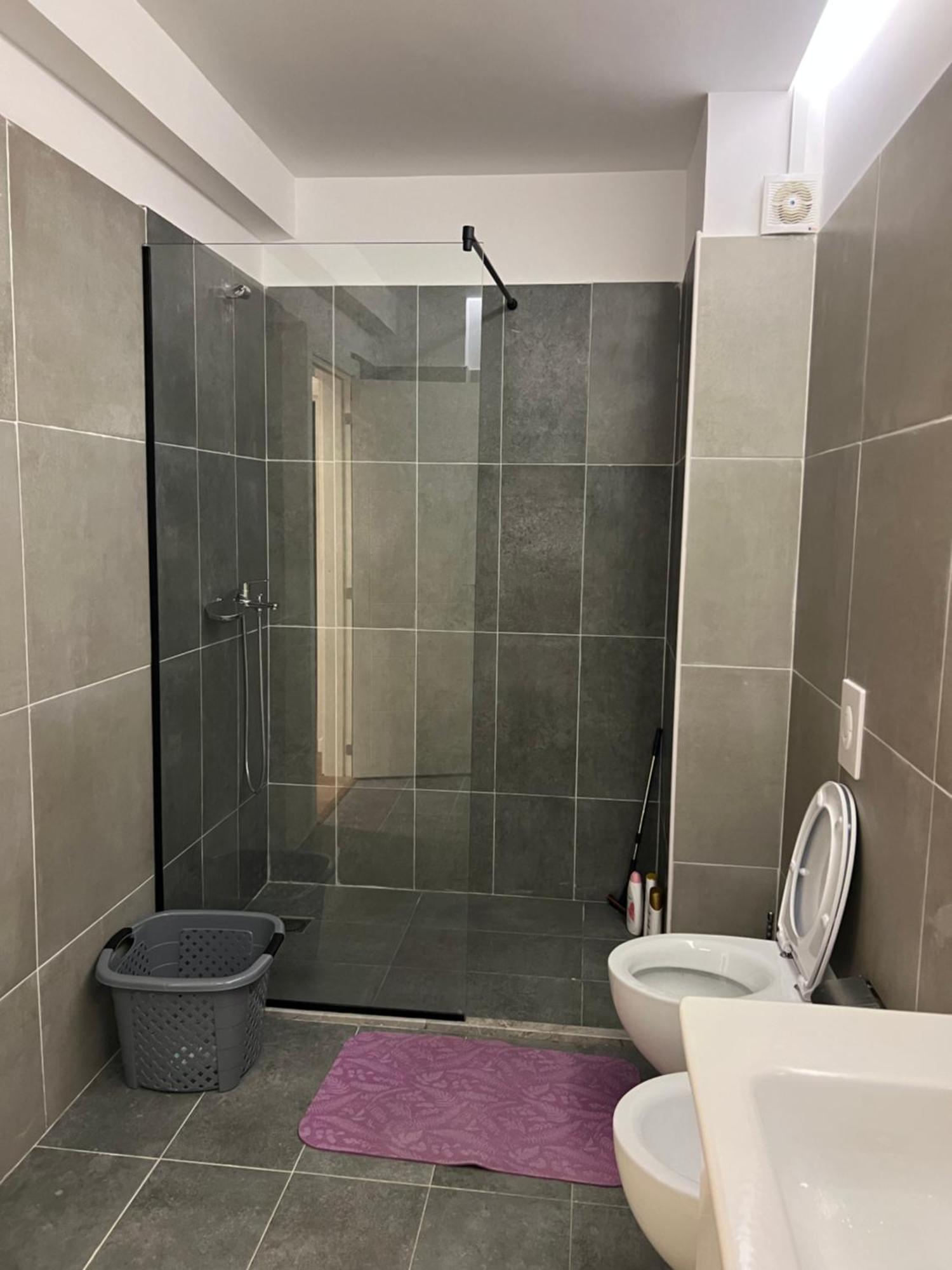 Renas Appartement Tirana